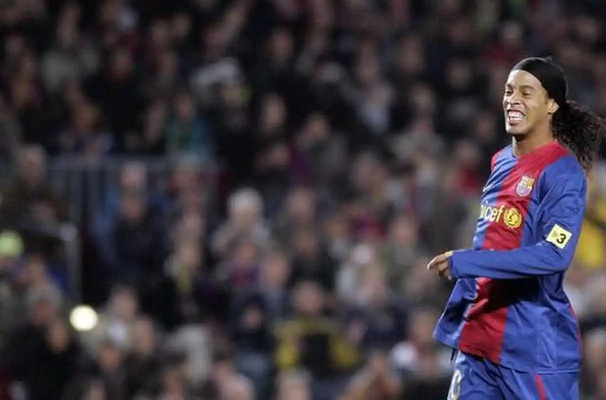 持就在背后 持就在背后